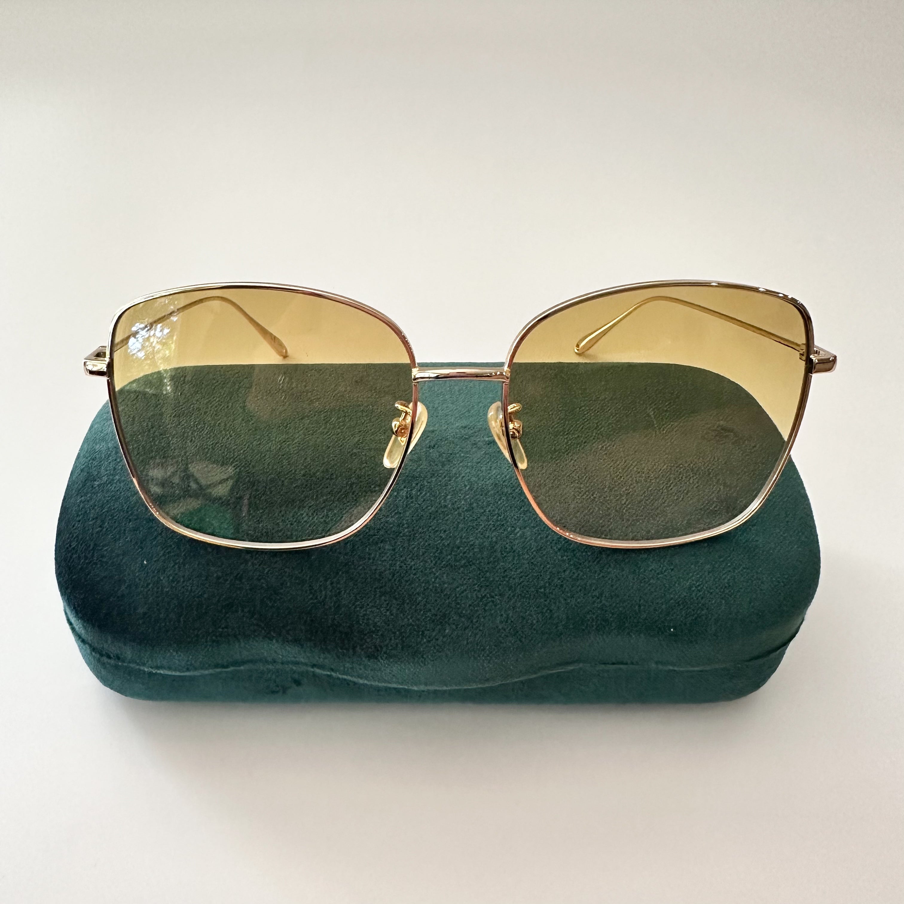 Gucci Metal Round Frame Sunglasses GG1030SK Gold