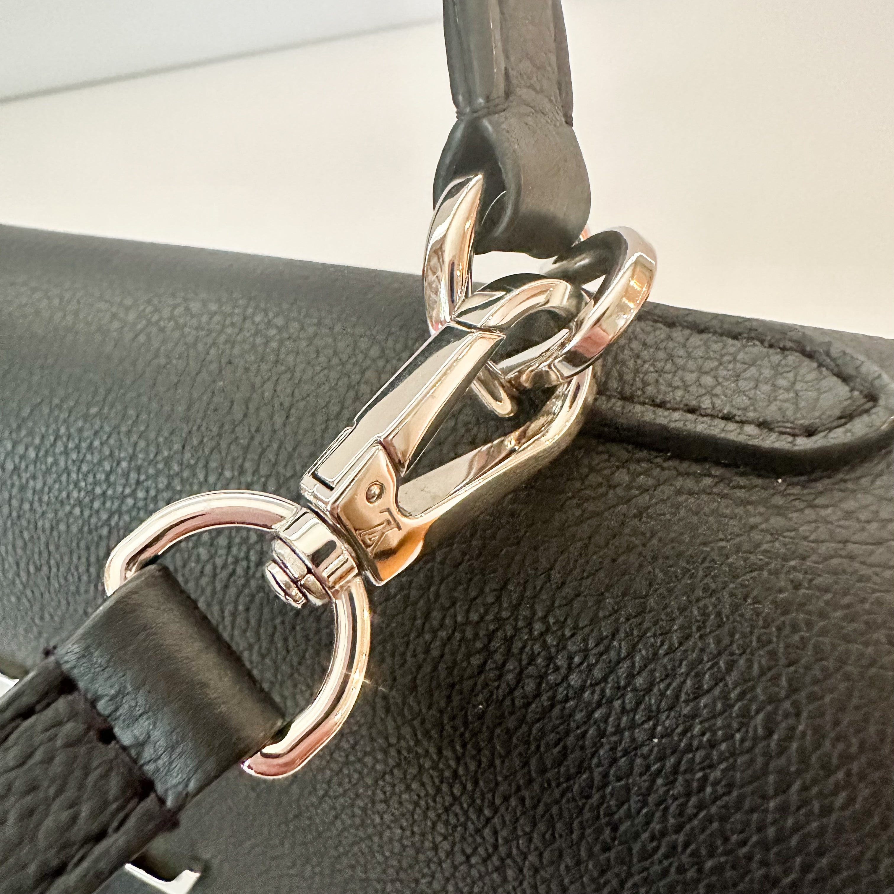 Louis Vuitton Soft Calfskin Lockme Ever MM Black