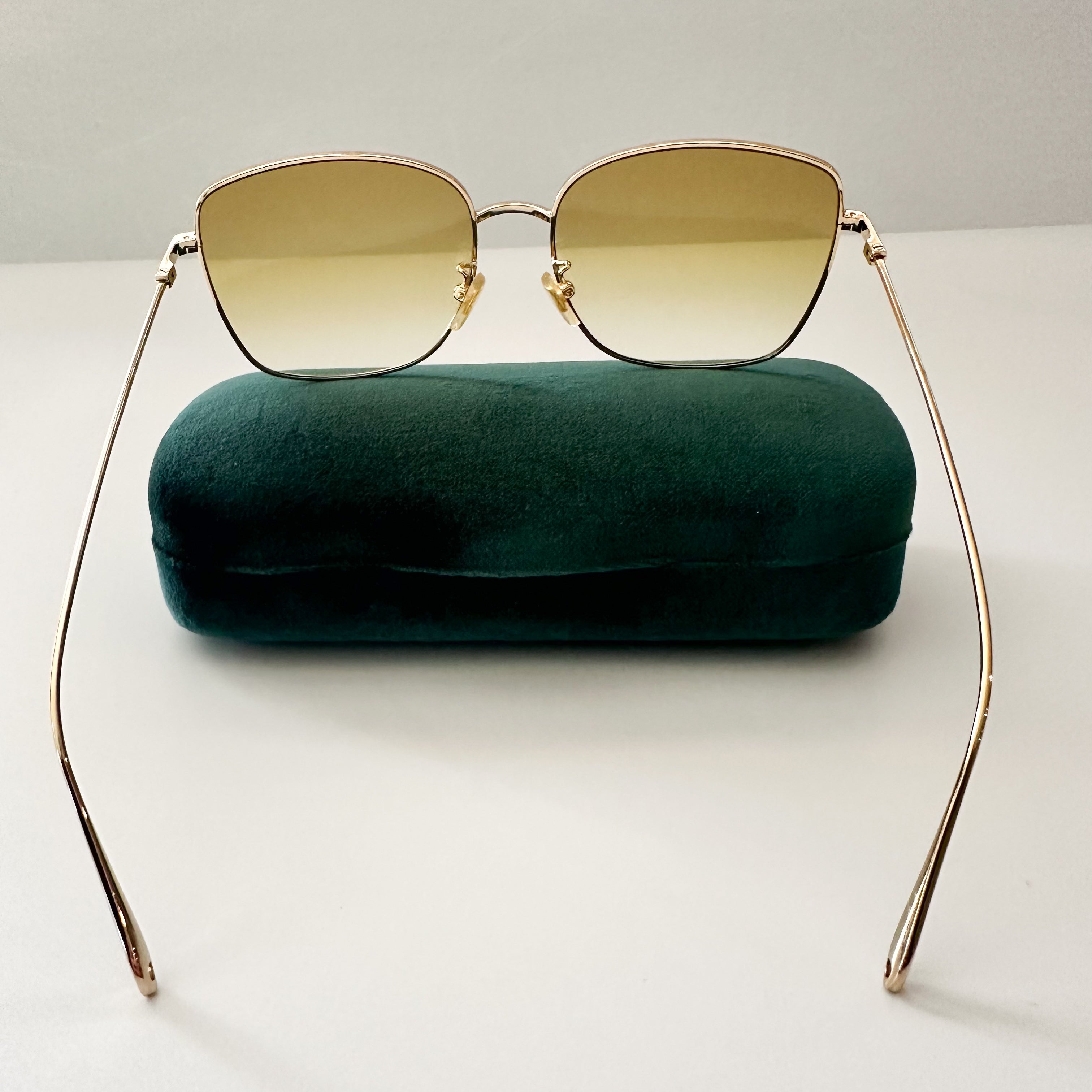 Gucci Metal Round Frame Sunglasses GG1030SK Gold