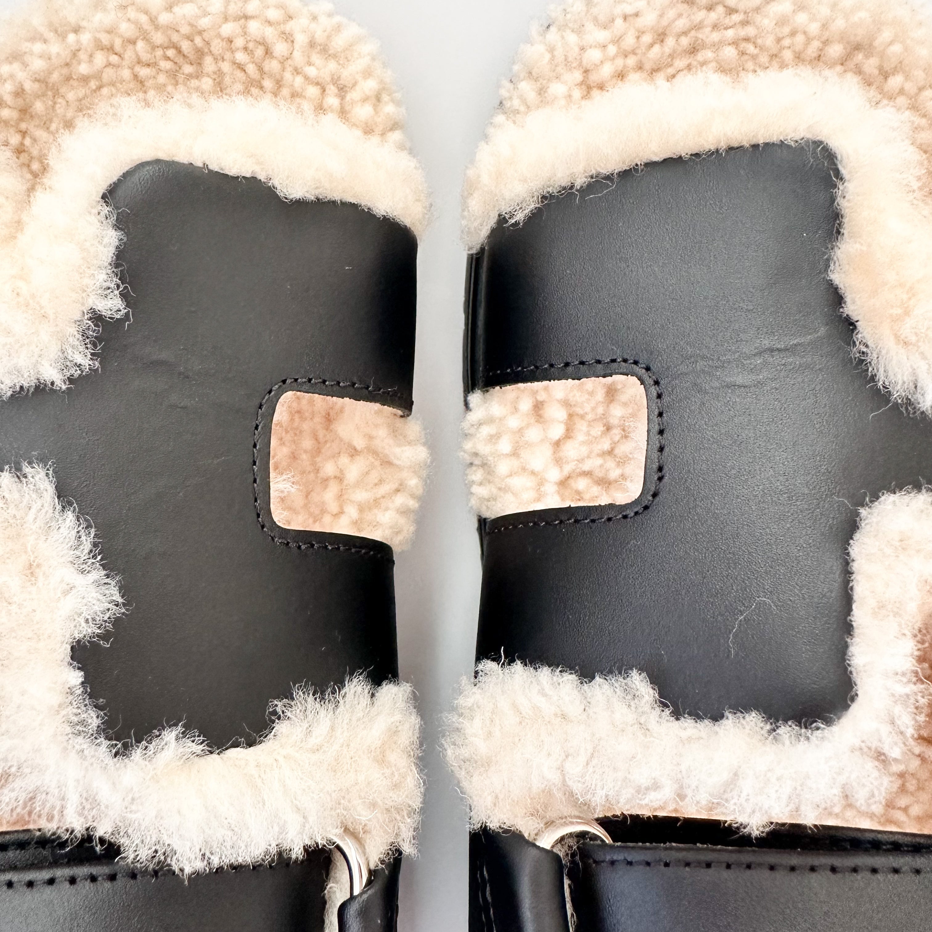 Hermès Chypre Sandals Black and Ecru Shearling 39