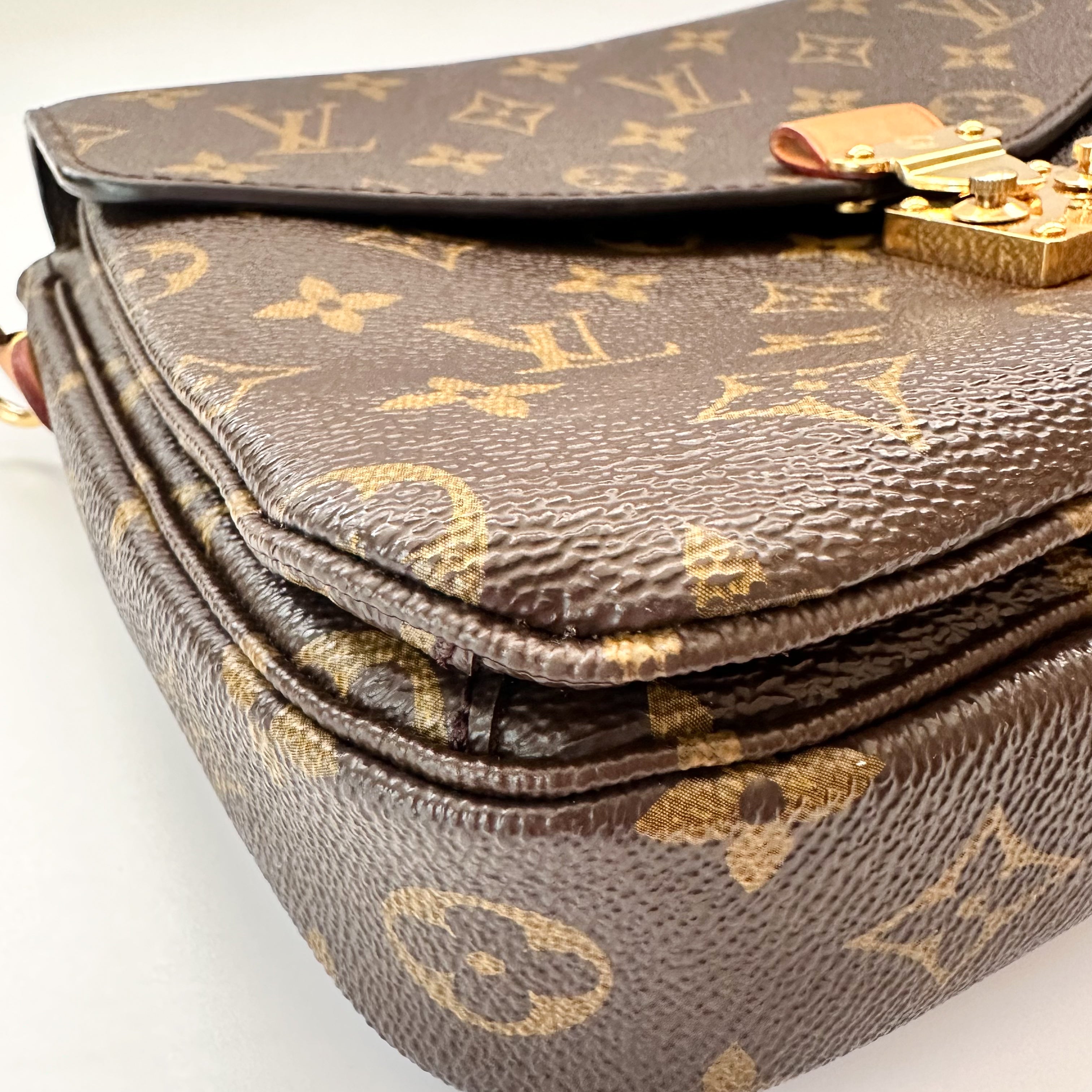 Louis Vuitton Monogram Pochette Metis