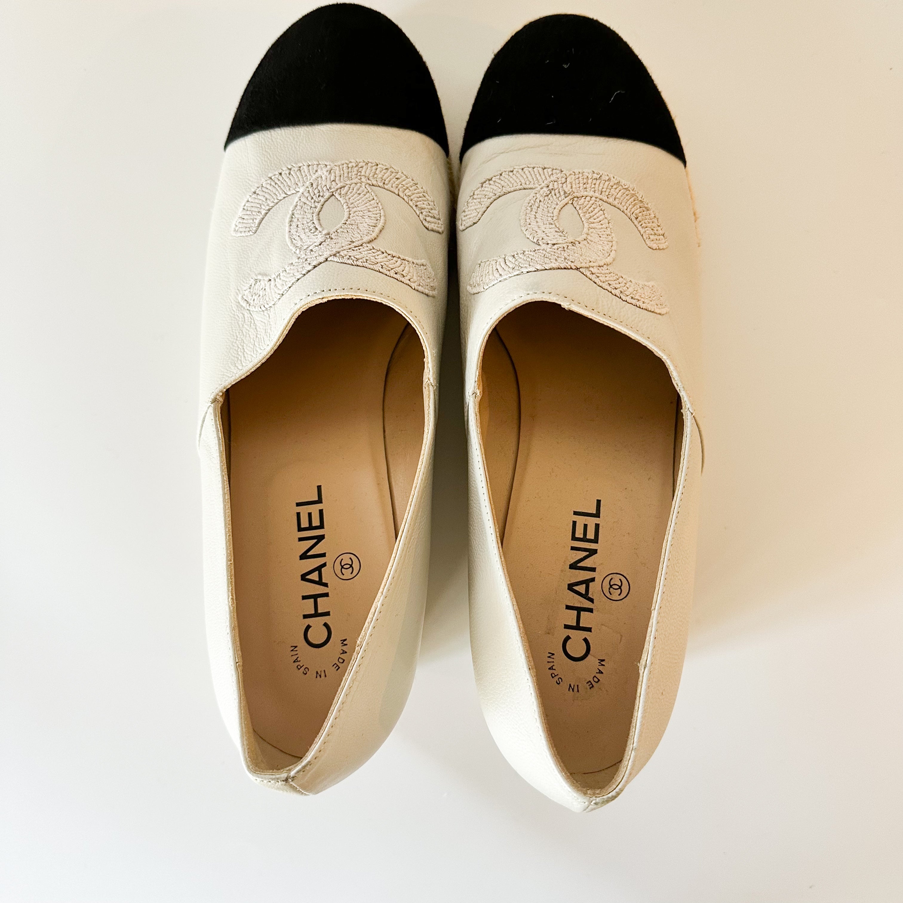 Chanel Lambskin Suede CC Espadrille Wedges 42 White Black