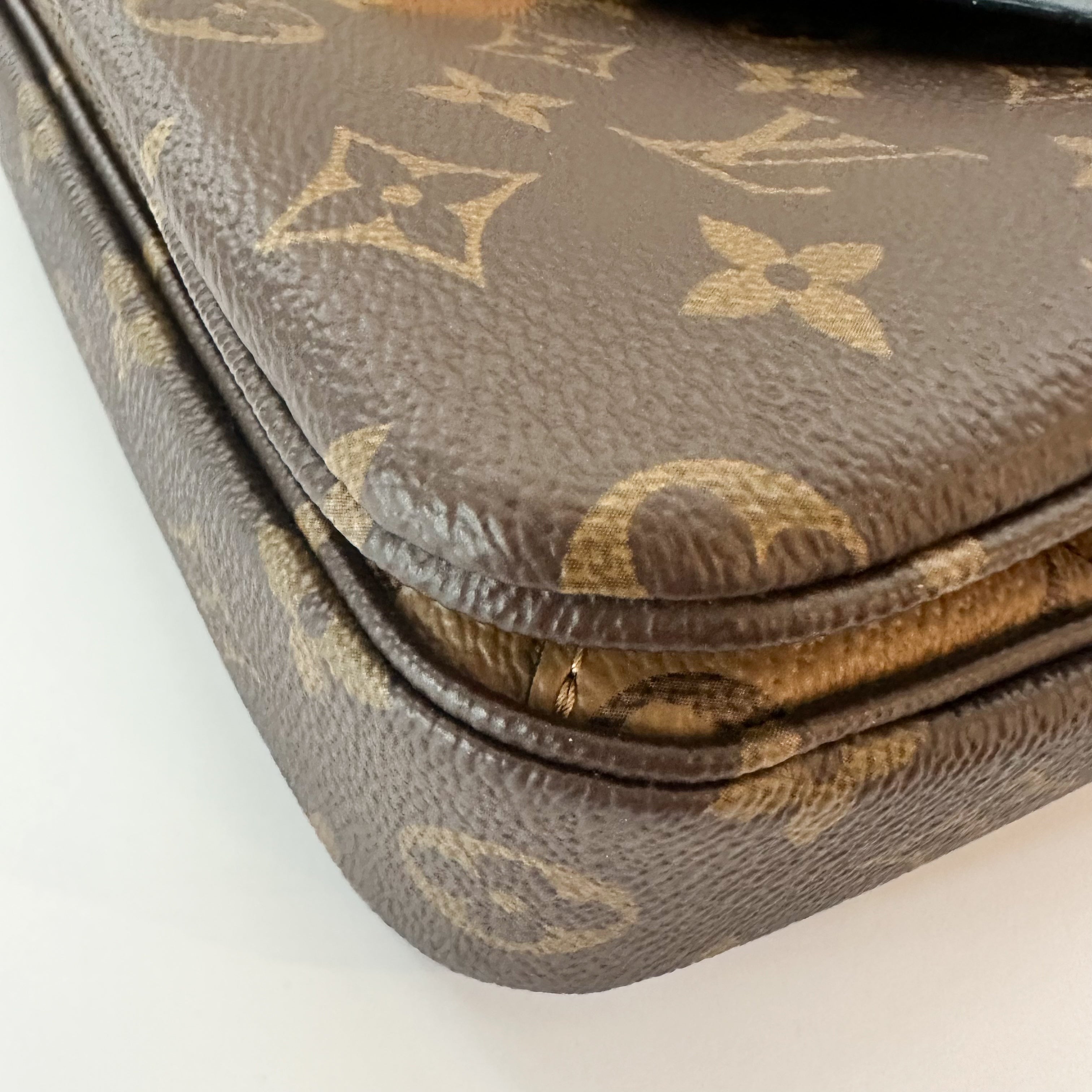 Louis Vuitton Reverse Monogram Pochette Metis