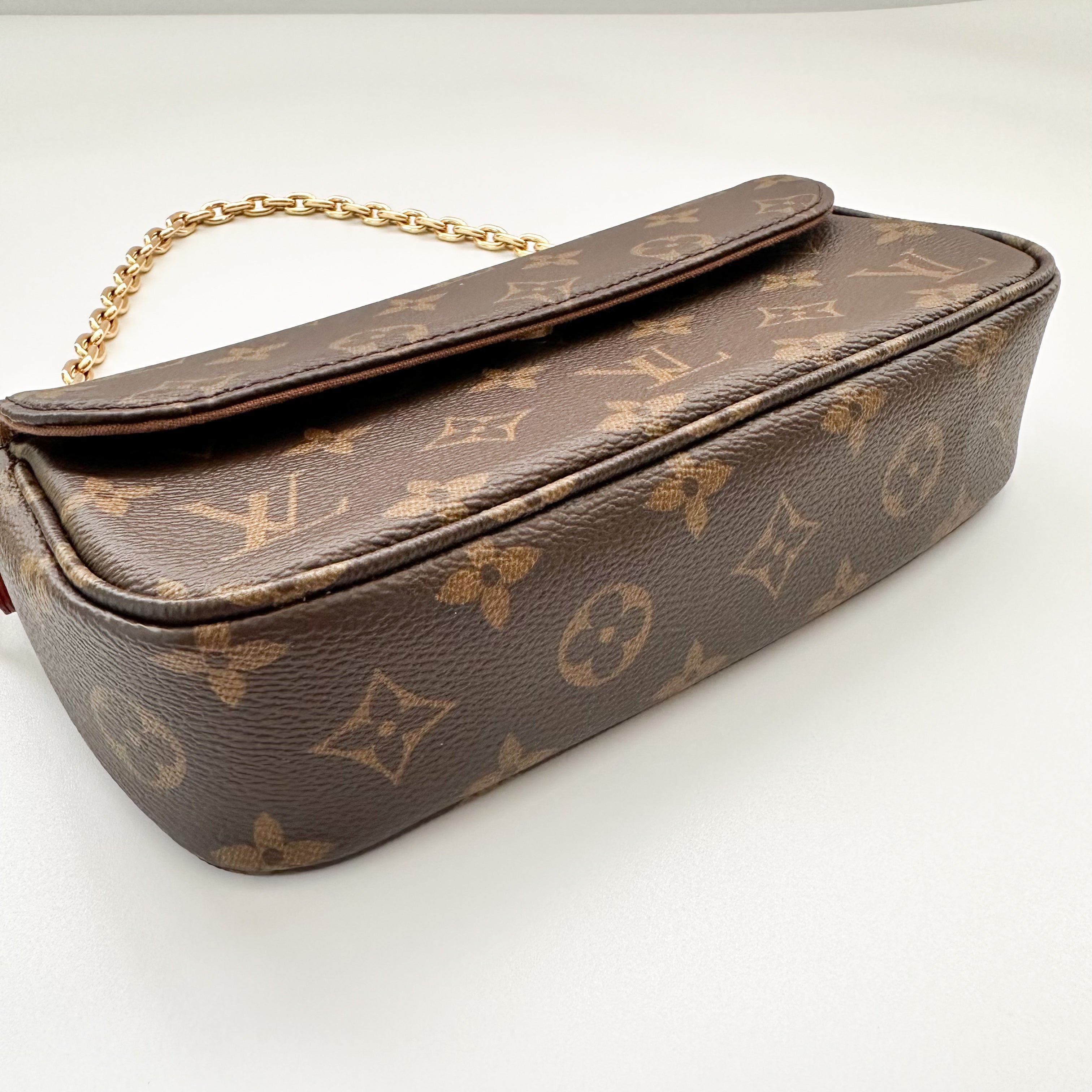 Louis Vuitton Monogram Ivy Wallet On Chain