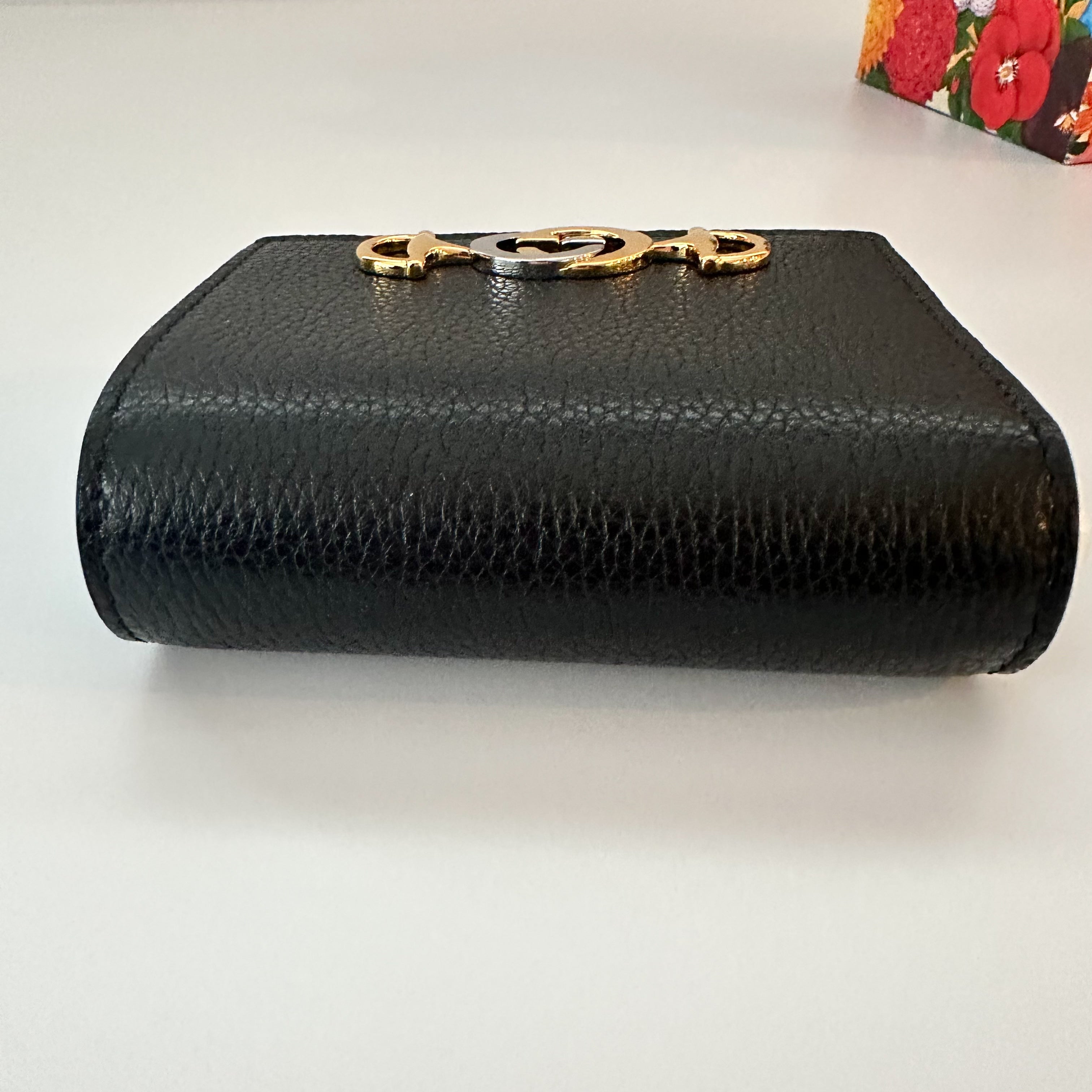 Gucci Grainy Calfskin Zumi Chain Card Case Wallet Black