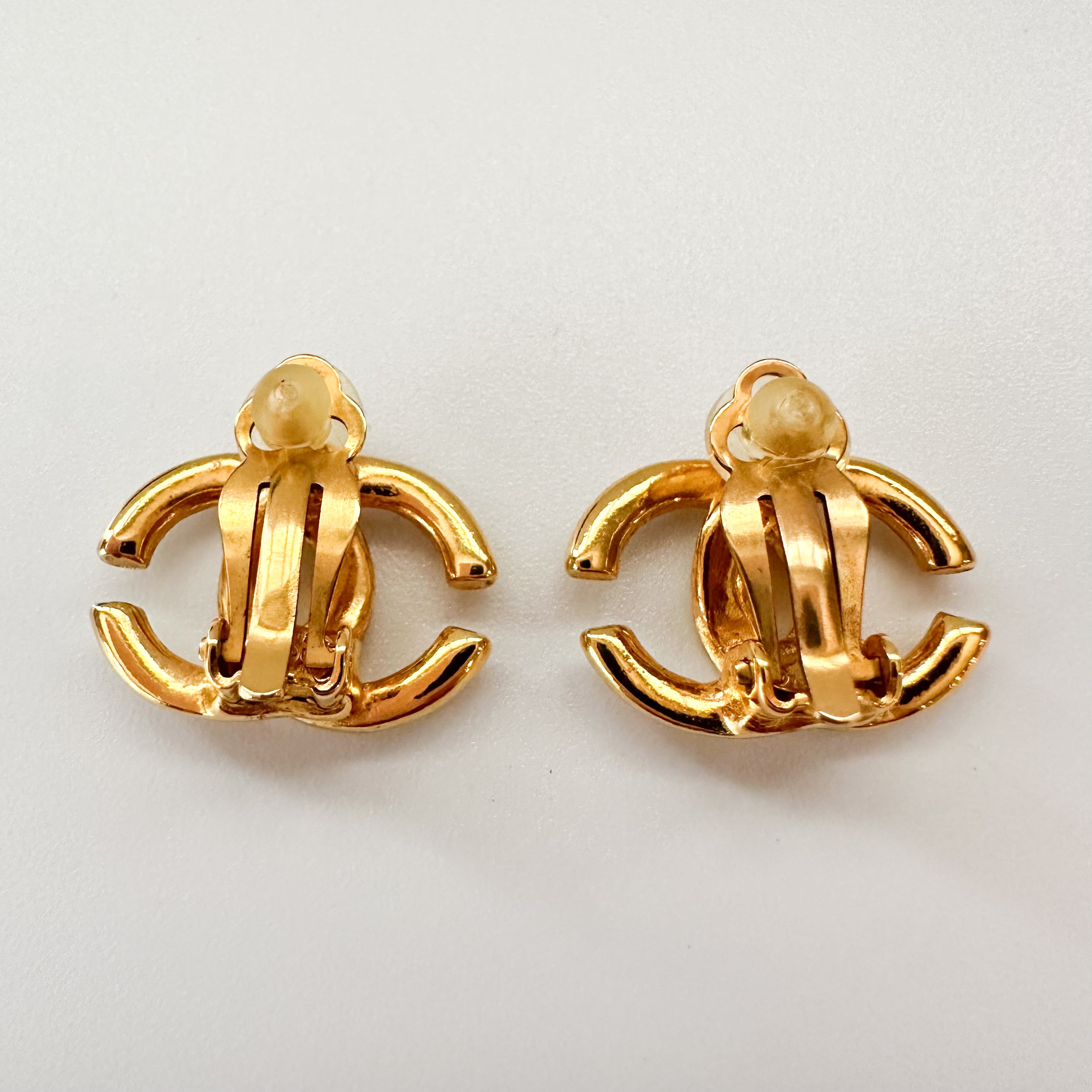 Chanel Metal CC Turnlock Clip On Earrings Gold